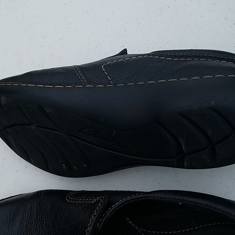 Shoes - Picture 5 of 9